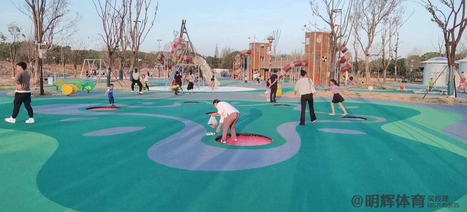 哈密公园跑道是用什么材料做成的